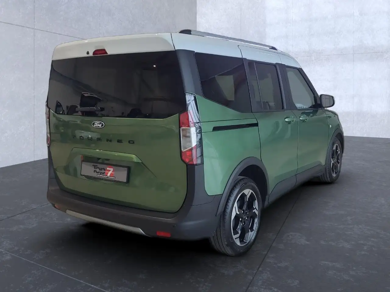 Ford Tourneo 4