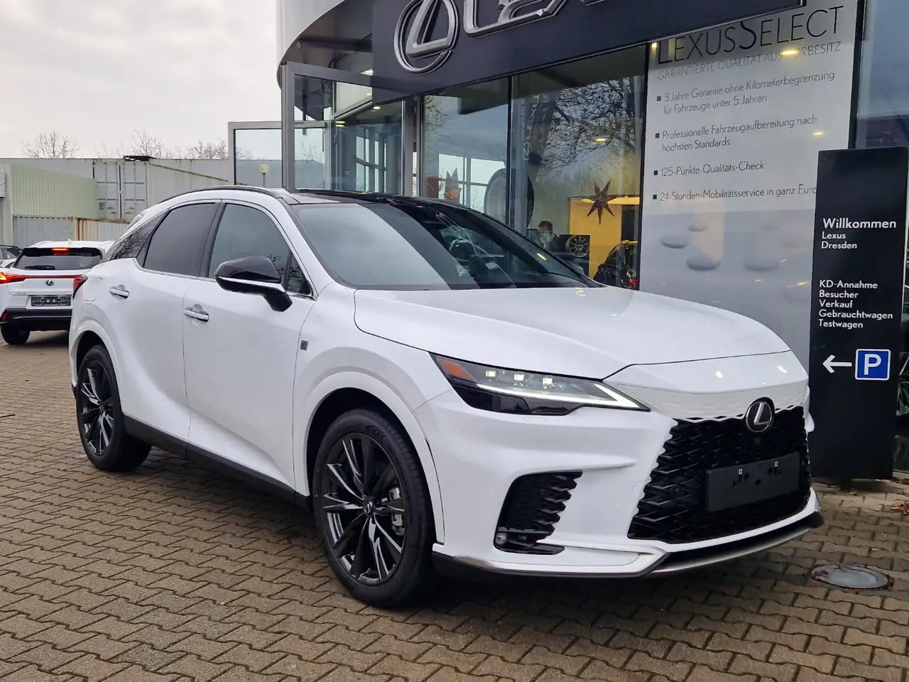 Lexus RX 9