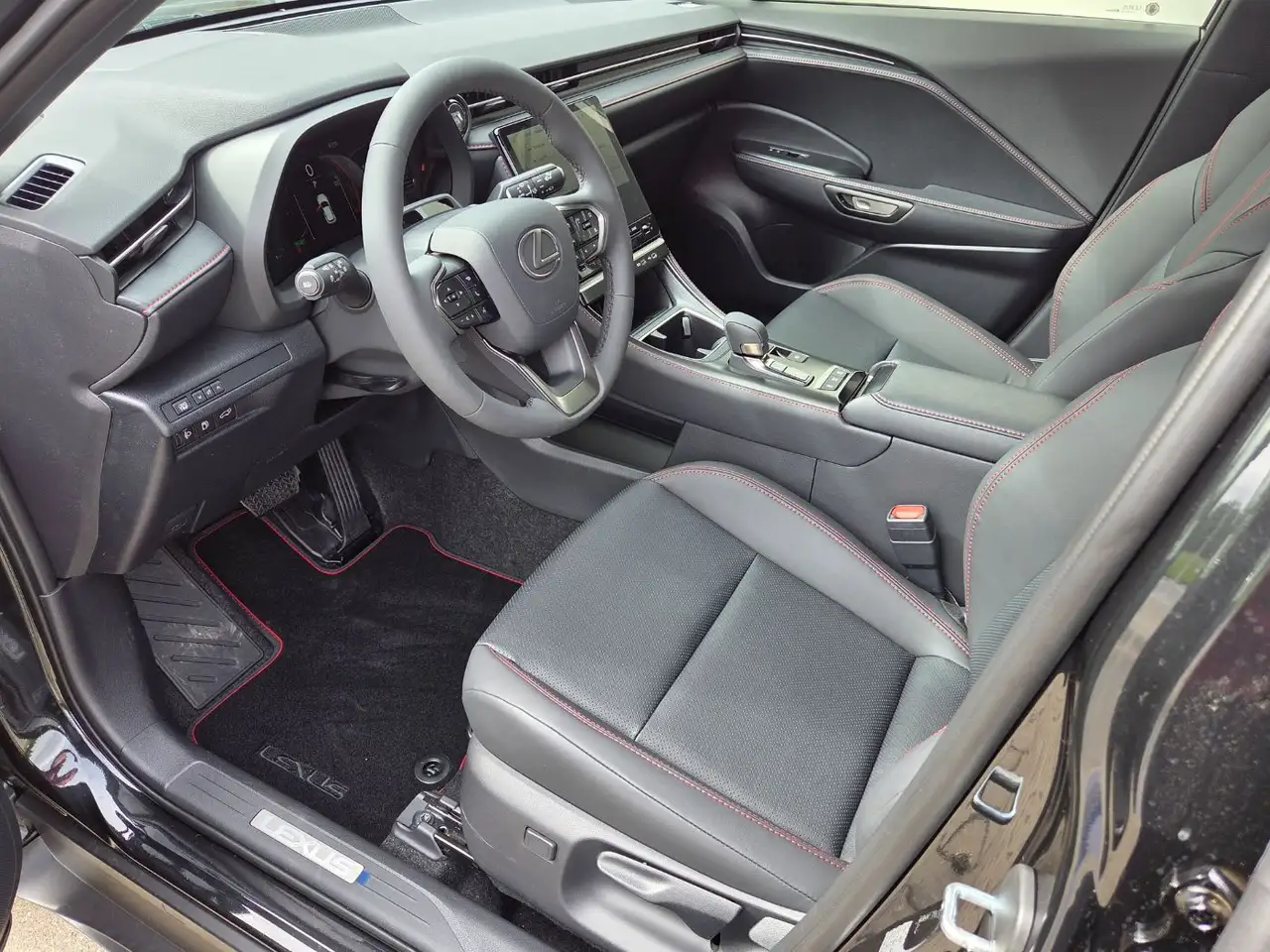 Lexus LBX 6