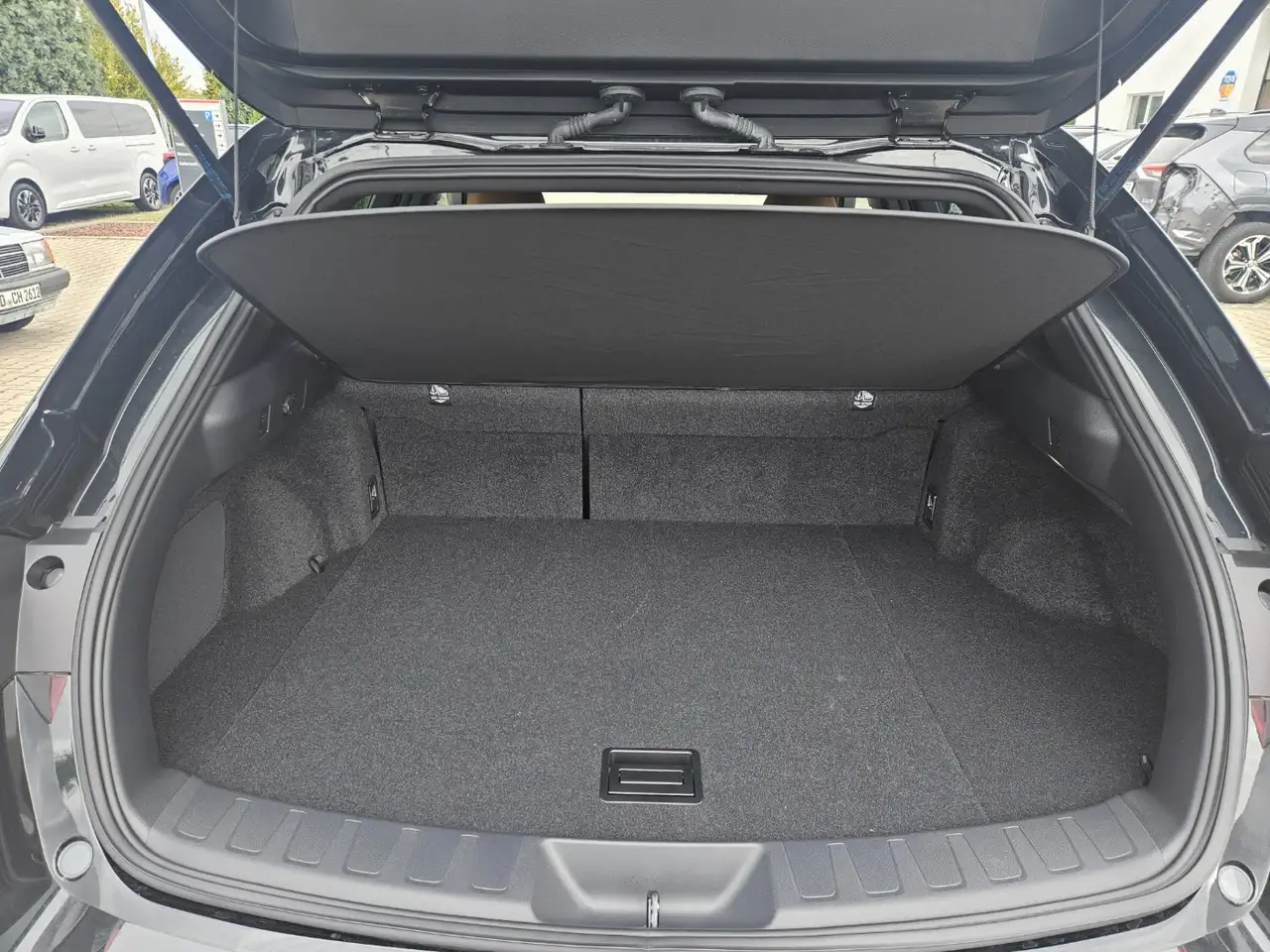 Lexus UX 8