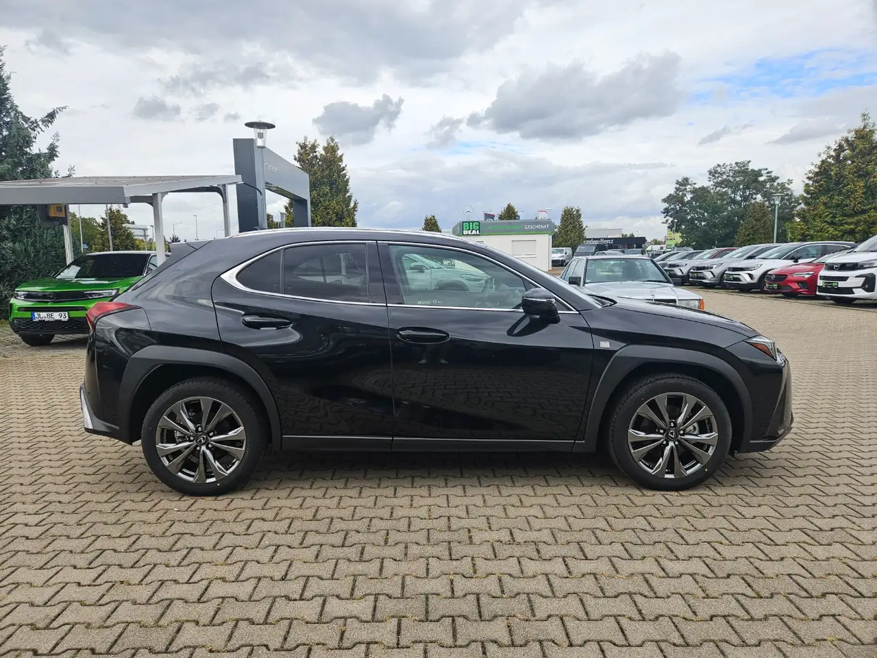 Lexus UX 11
