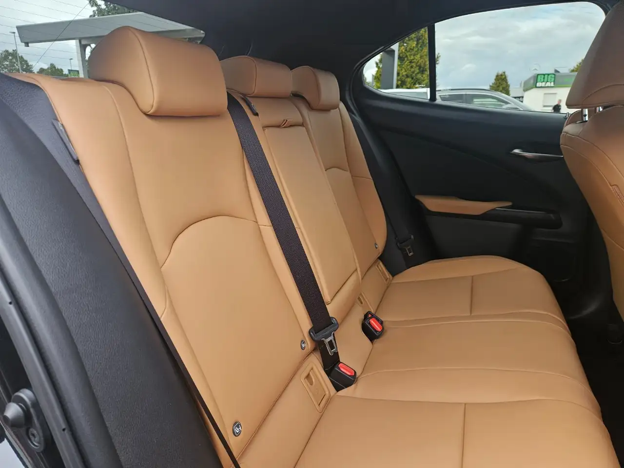 Lexus UX 12