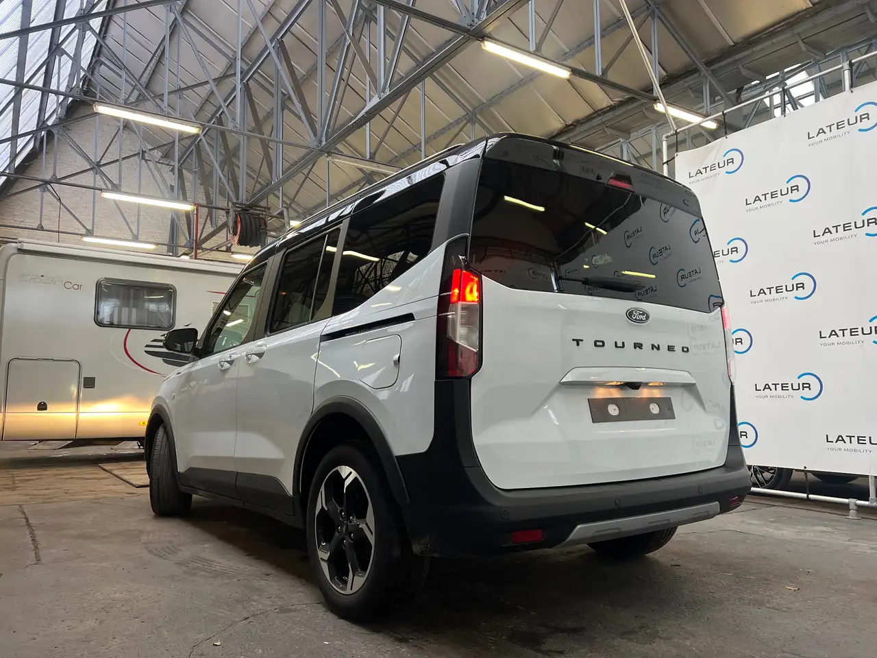 Ford Tourneo 3