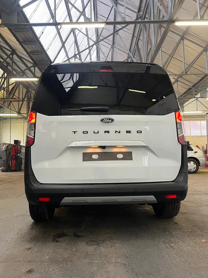 Ford Tourneo 5