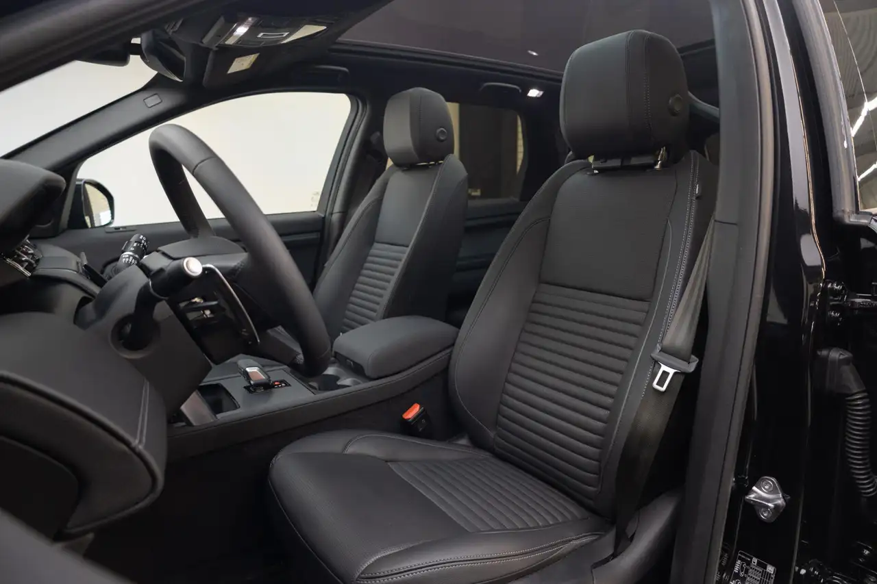 Land Rover Discovery 5