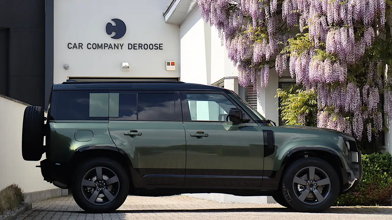 Land Rover Defender 2