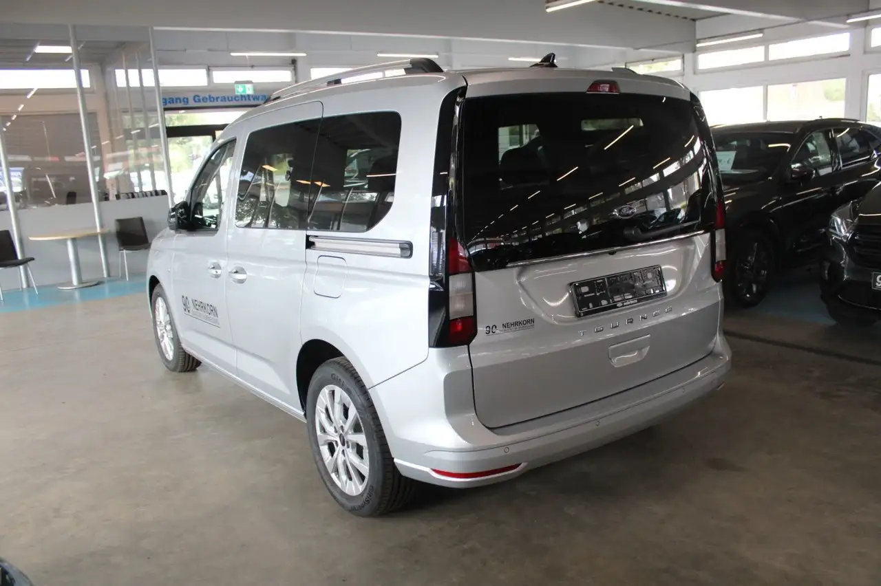 Ford Tourneo 3