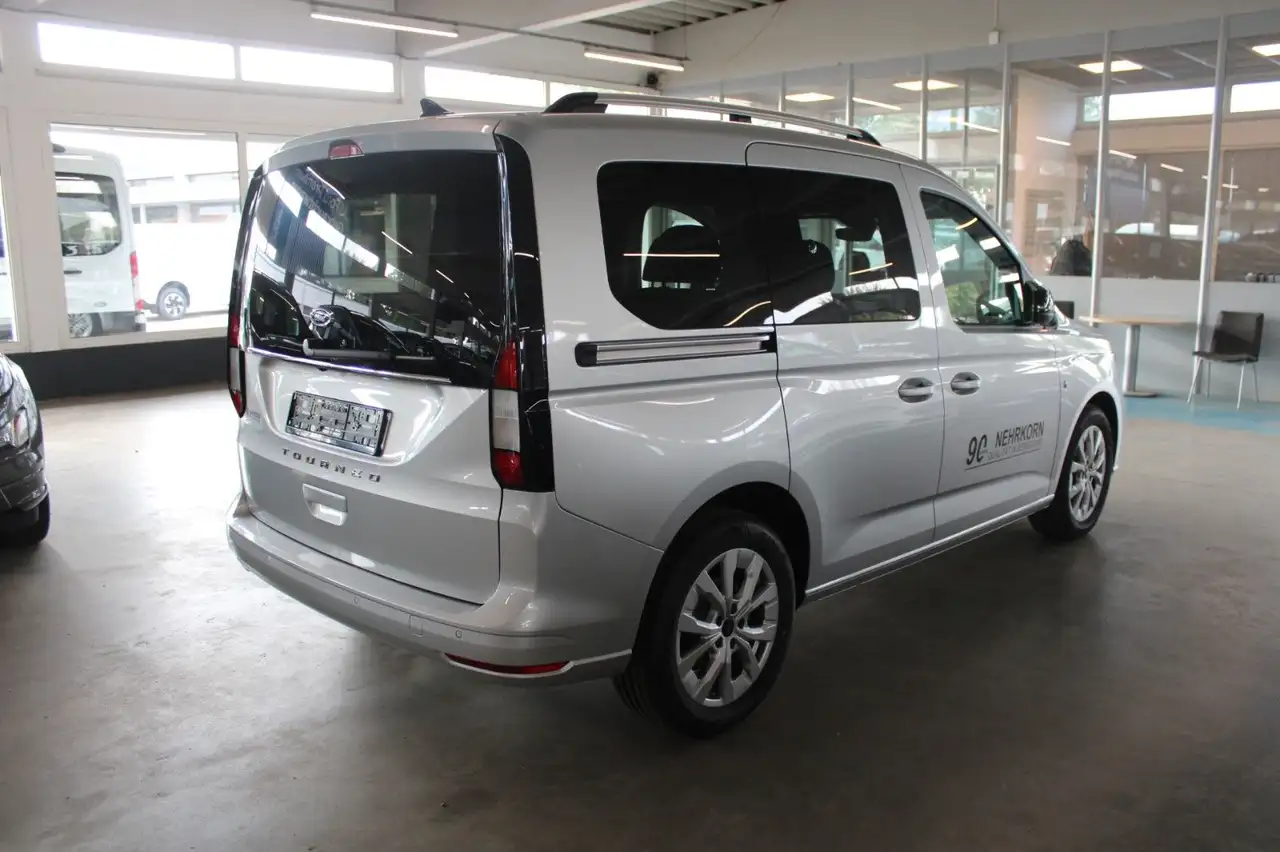 Ford Tourneo 5