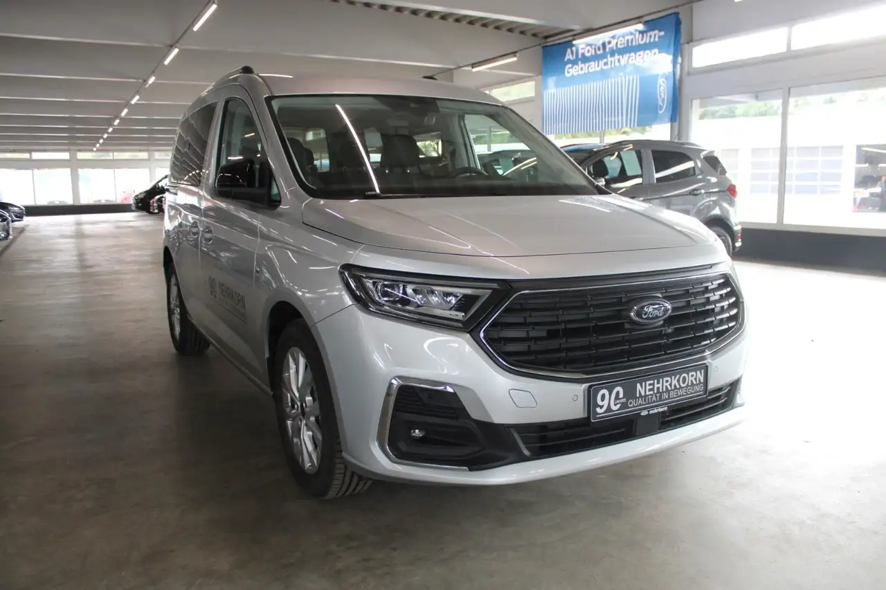 Ford Tourneo 7