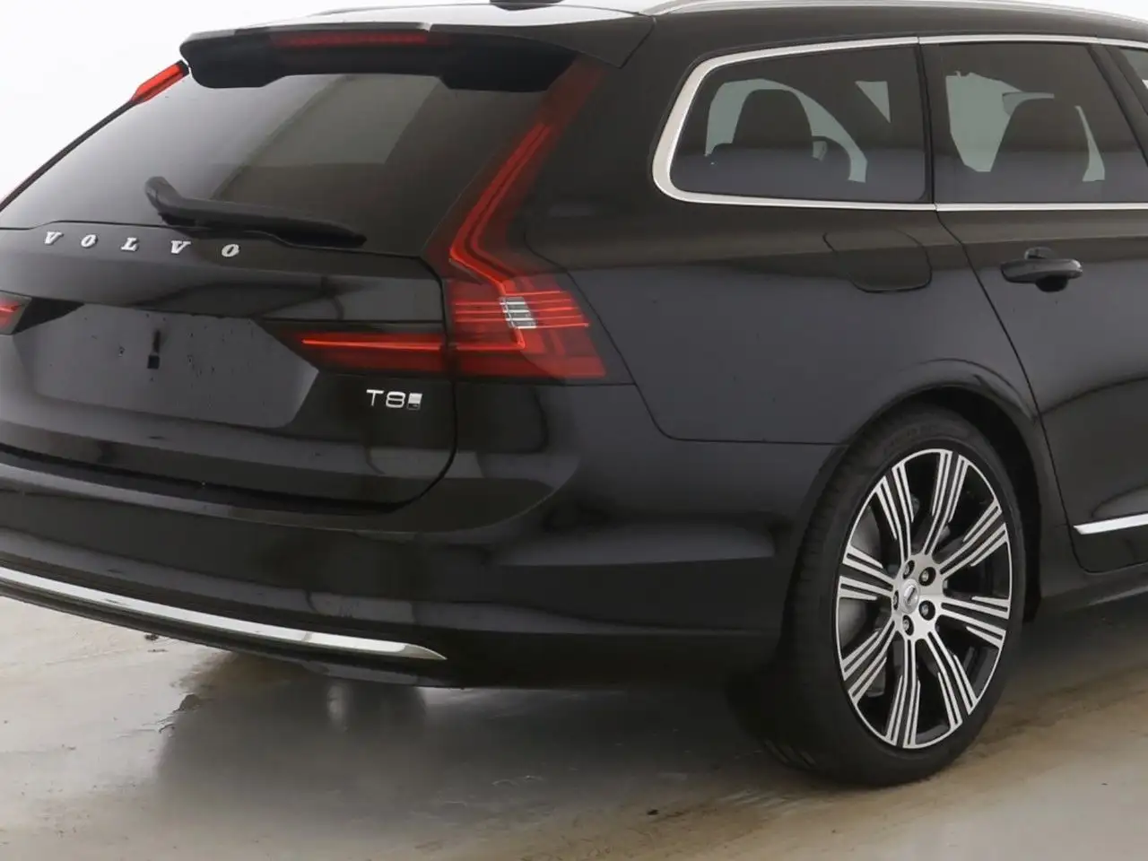 Volvo V90 8
