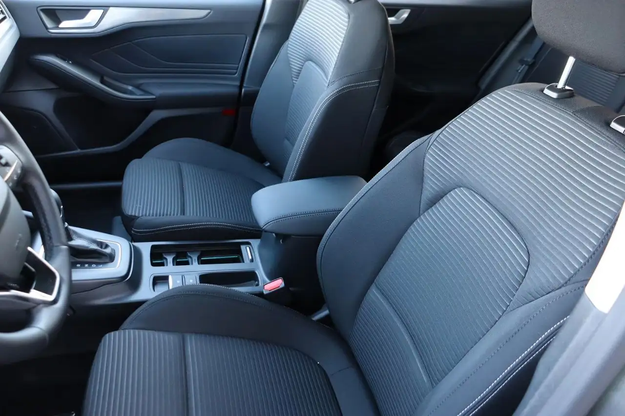 Ford Focus 16