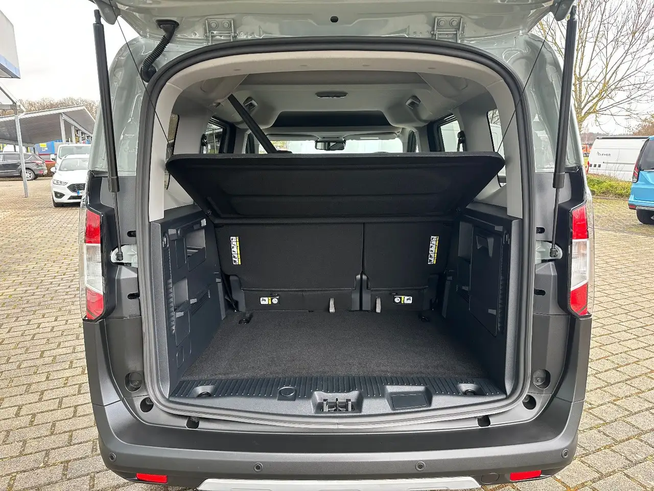 Ford Tourneo 6
