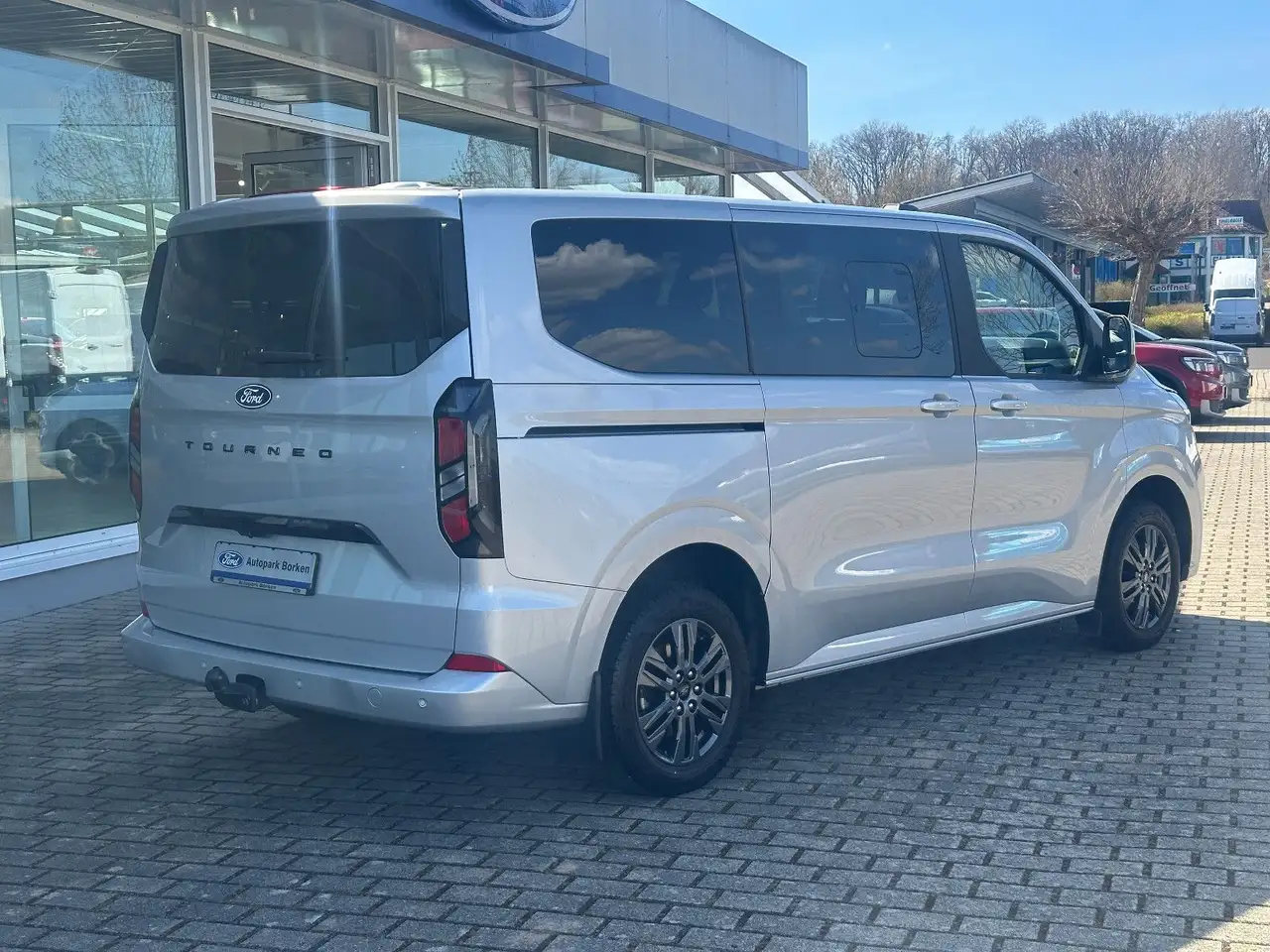Ford Tourneo 4