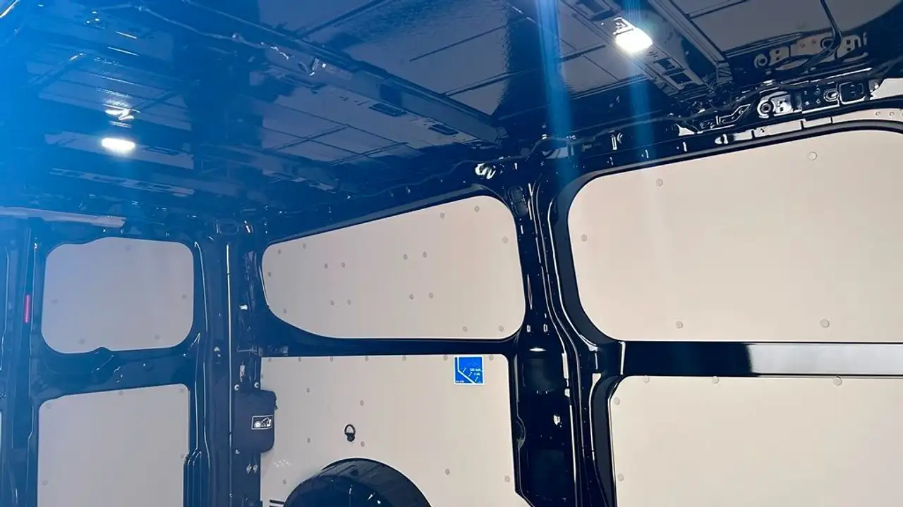 Ford Transit 8