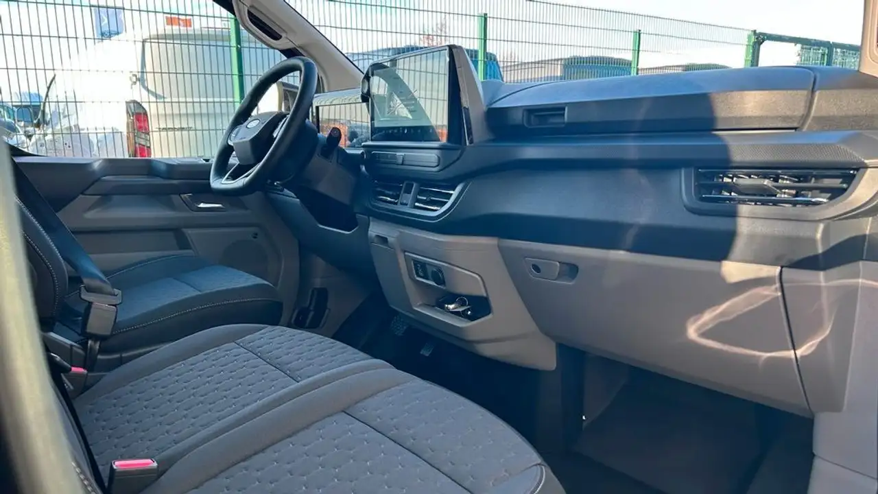 Ford Transit 9