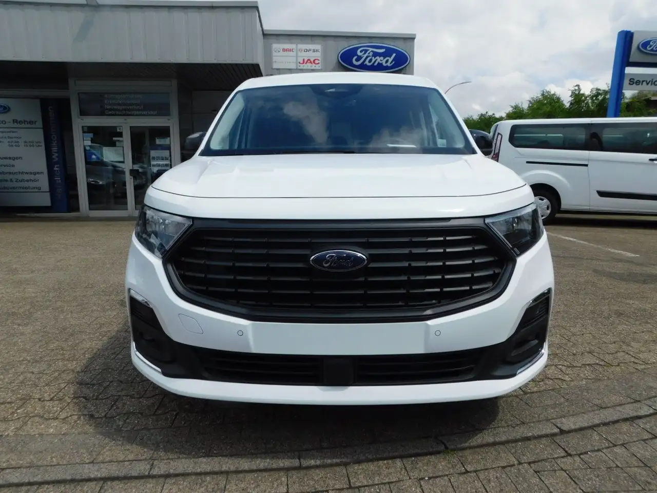 Ford Grand 2
