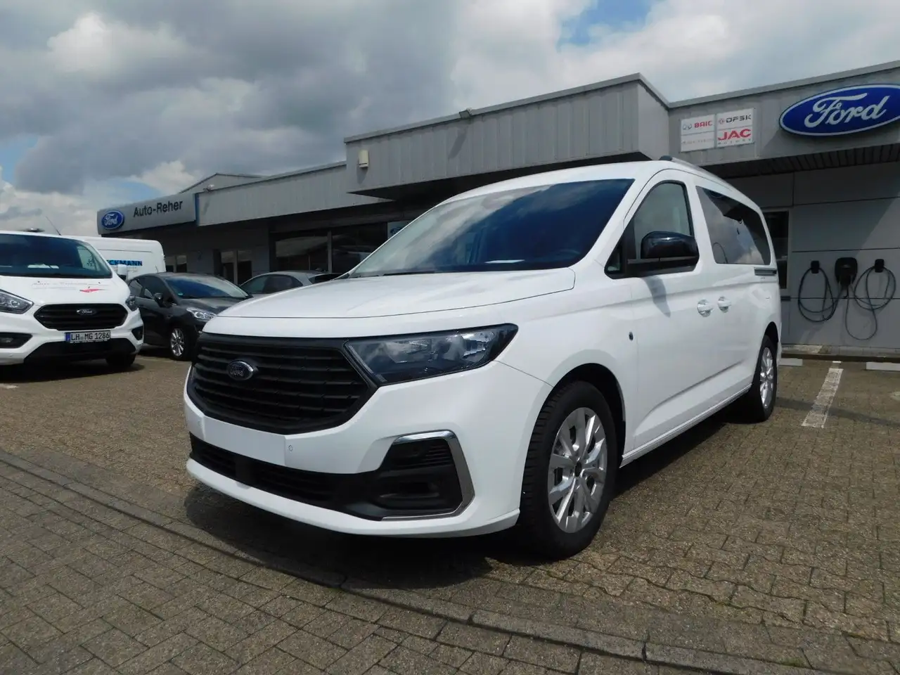 Ford Grand 3