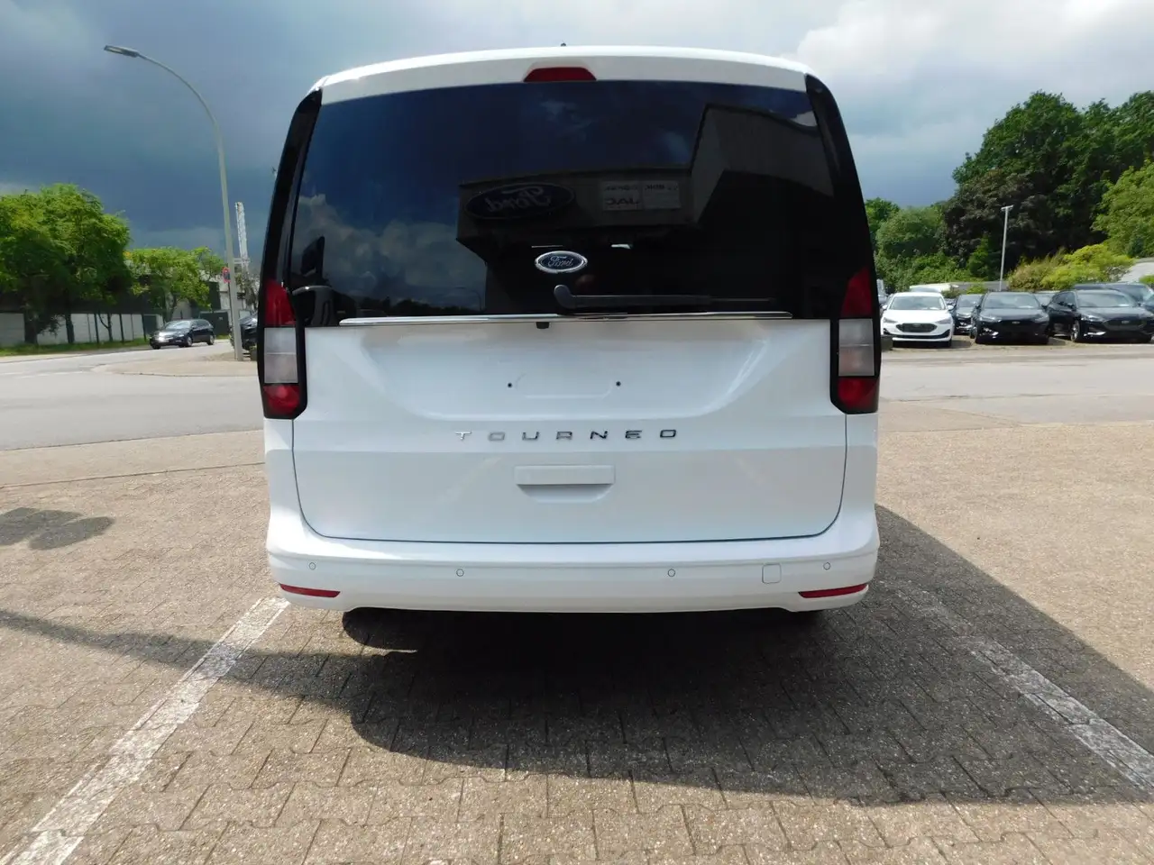 Ford Grand 6