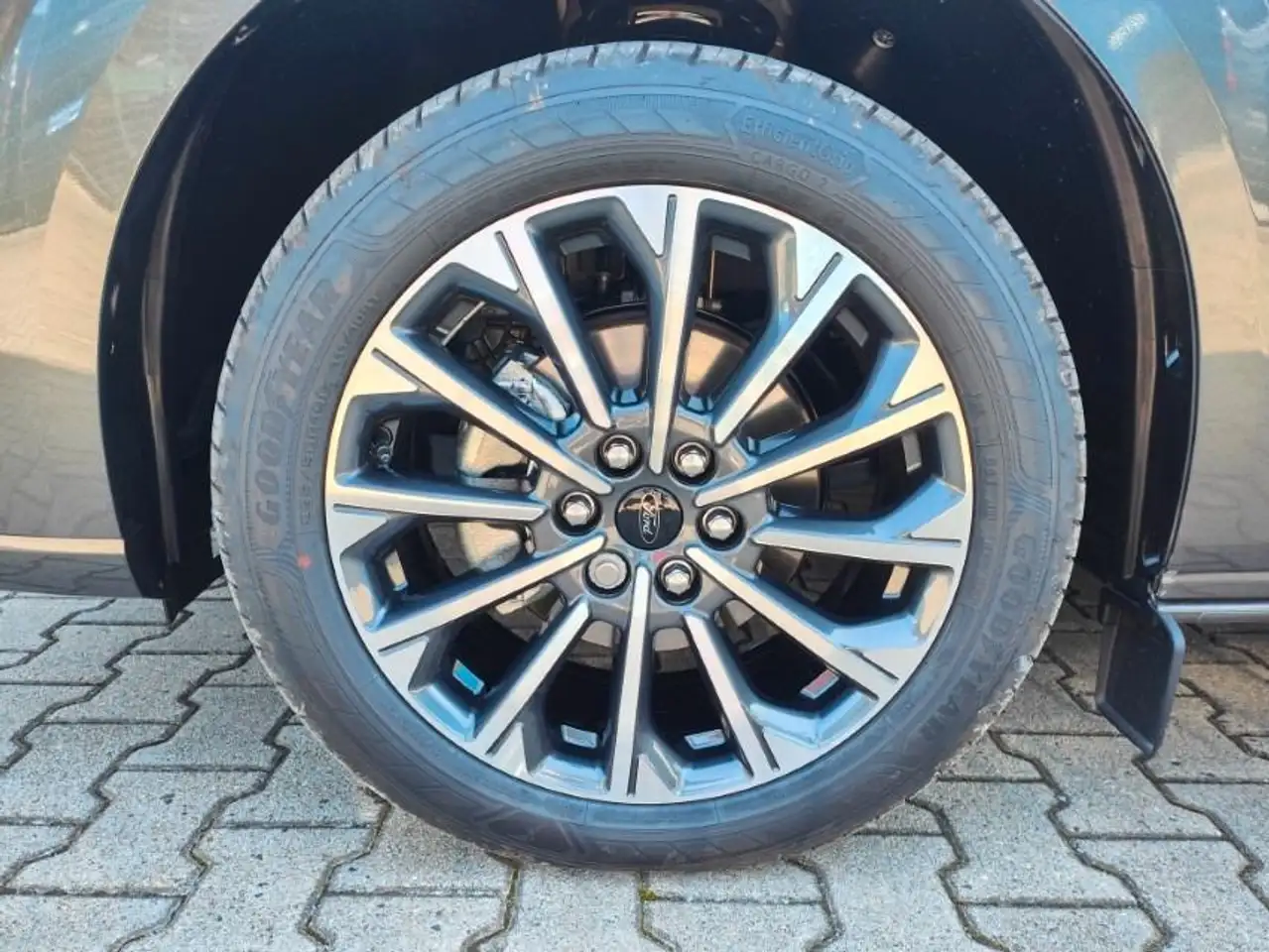 Ford Tourneo 4