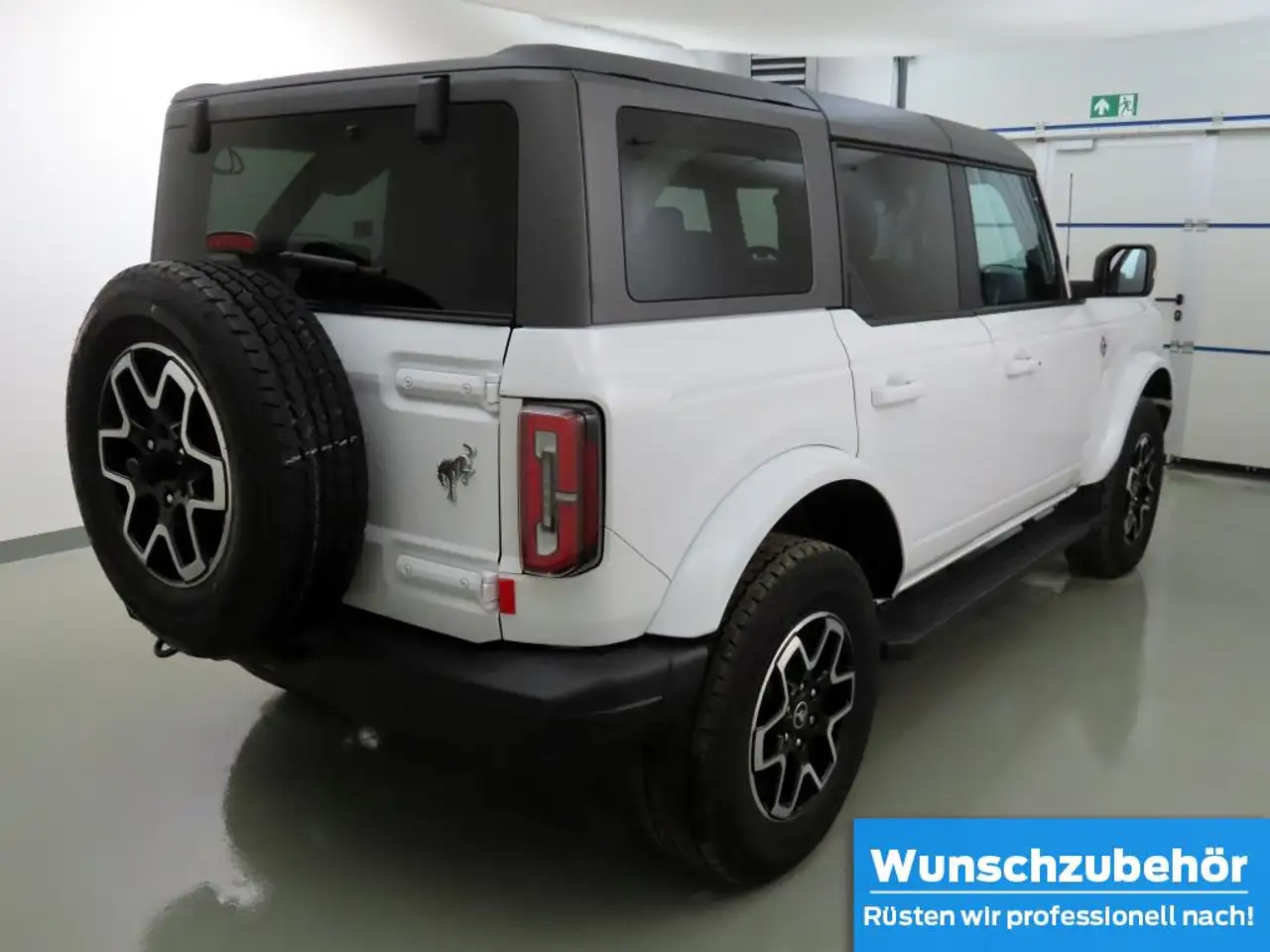 Ford Bronco 4