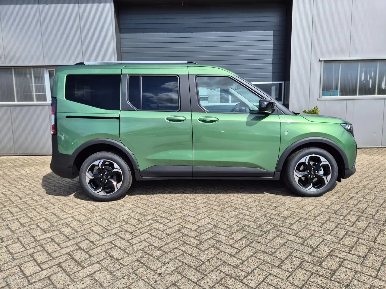 Ford Tourneo 8