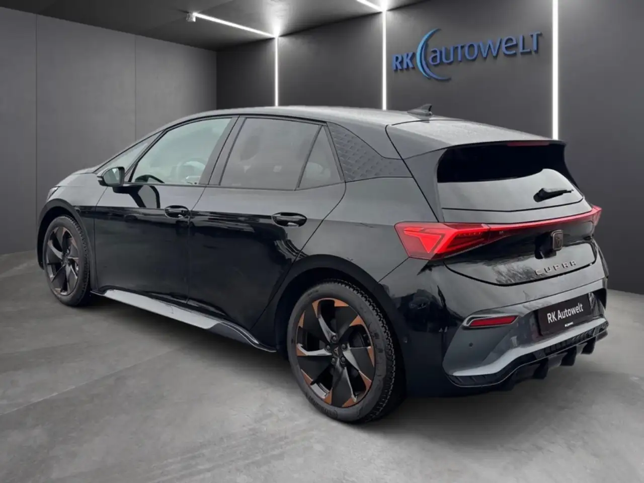 Cupra Born 5