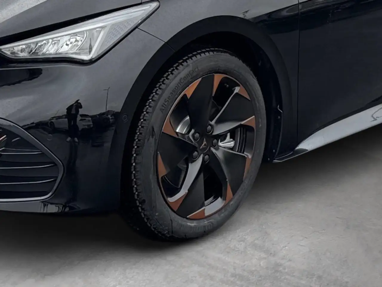 Cupra Born 8
