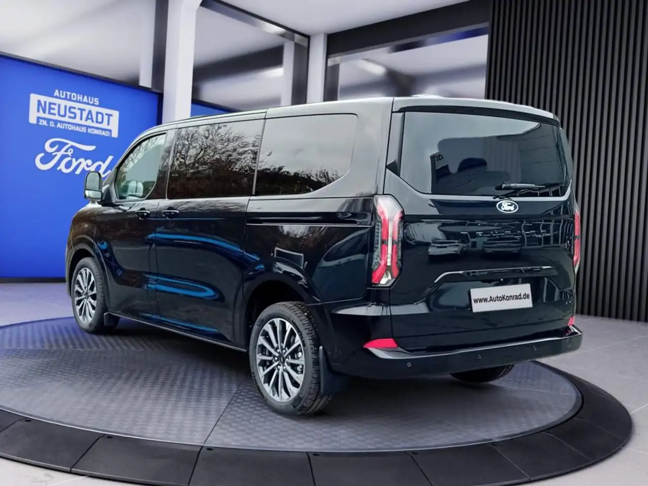 Ford Tourneo 4