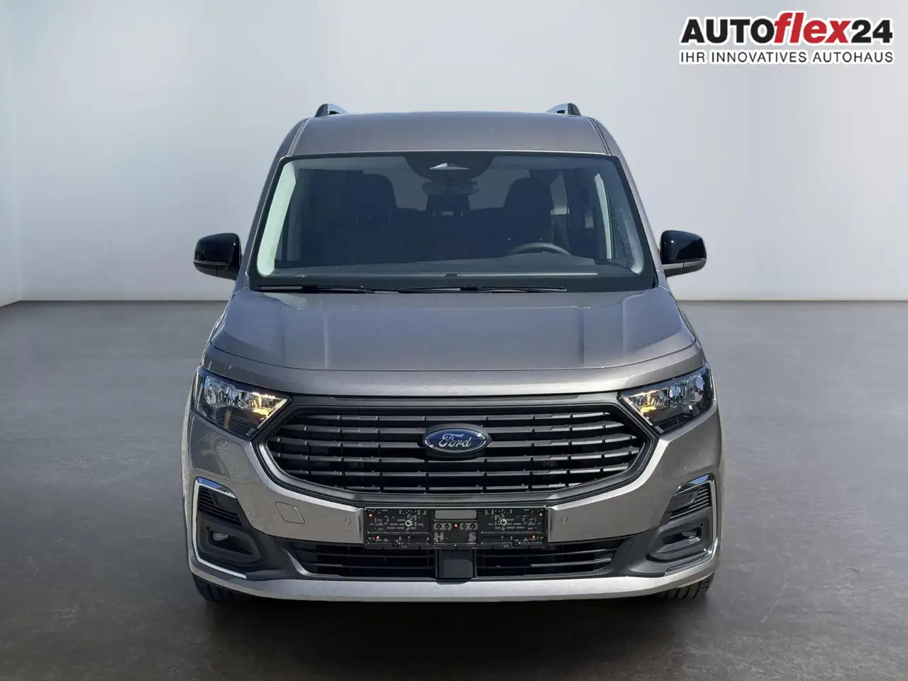 Ford Grand 3