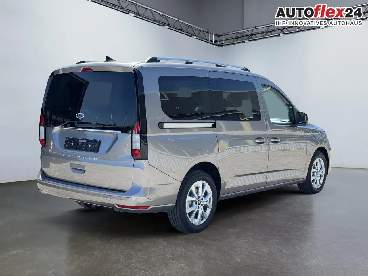 Ford Grand 5