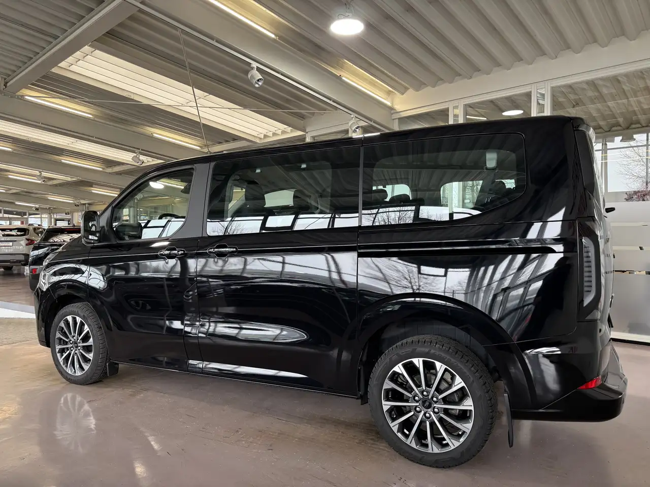 Ford Tourneo 4