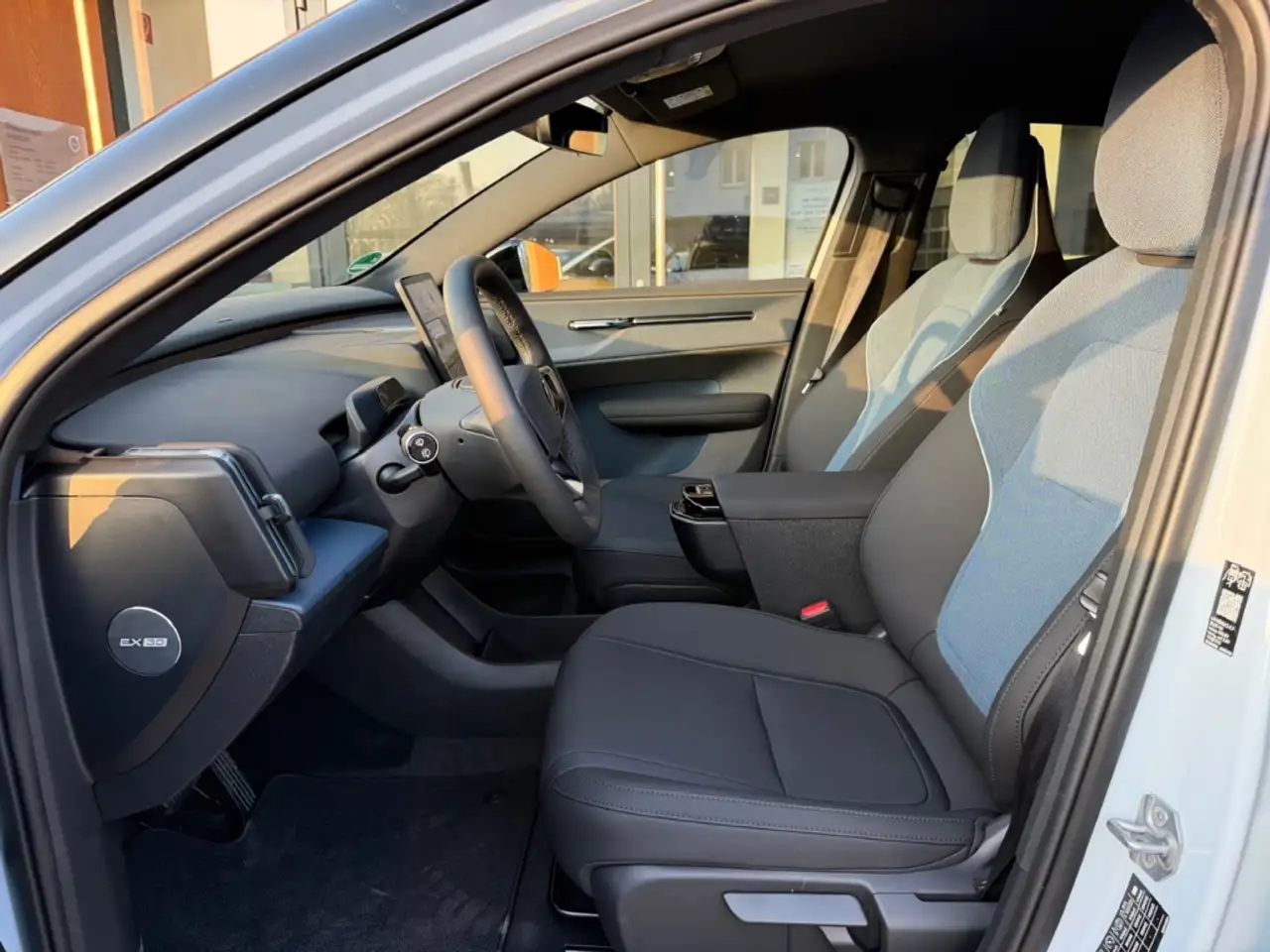 Volvo EX30 7