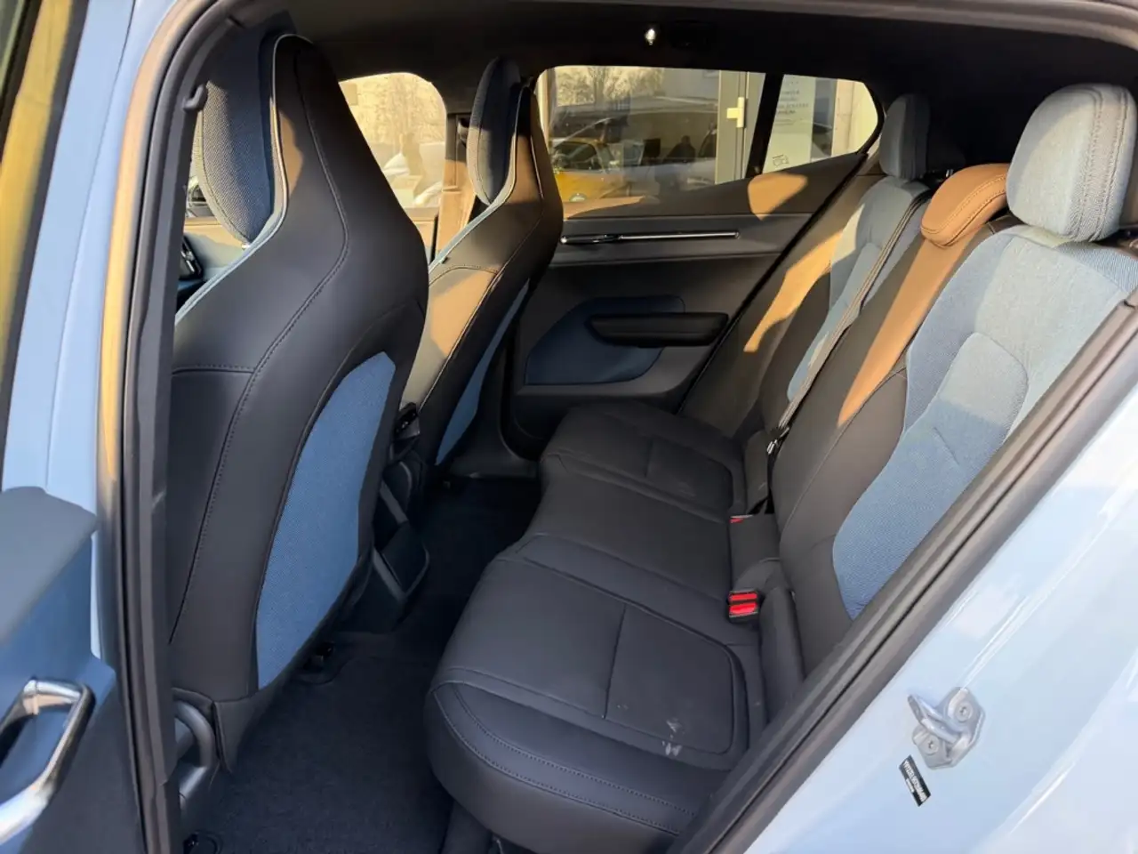 Volvo EX30 8