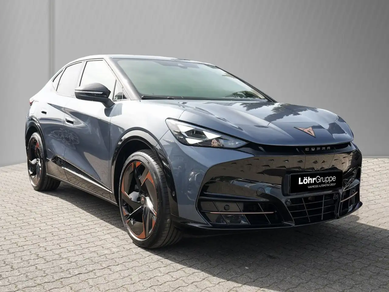 Cupra Tavascan 4