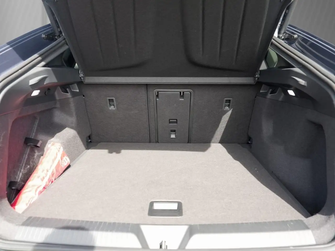 Cupra Tavascan 7