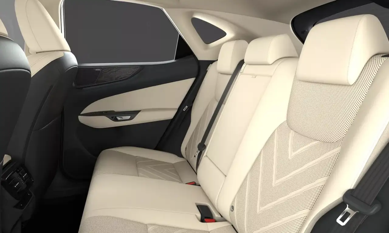 Lexus NX 7