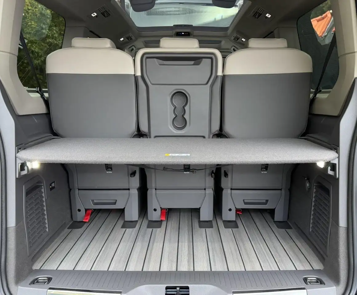 Volkswagen T7 Multivan 14