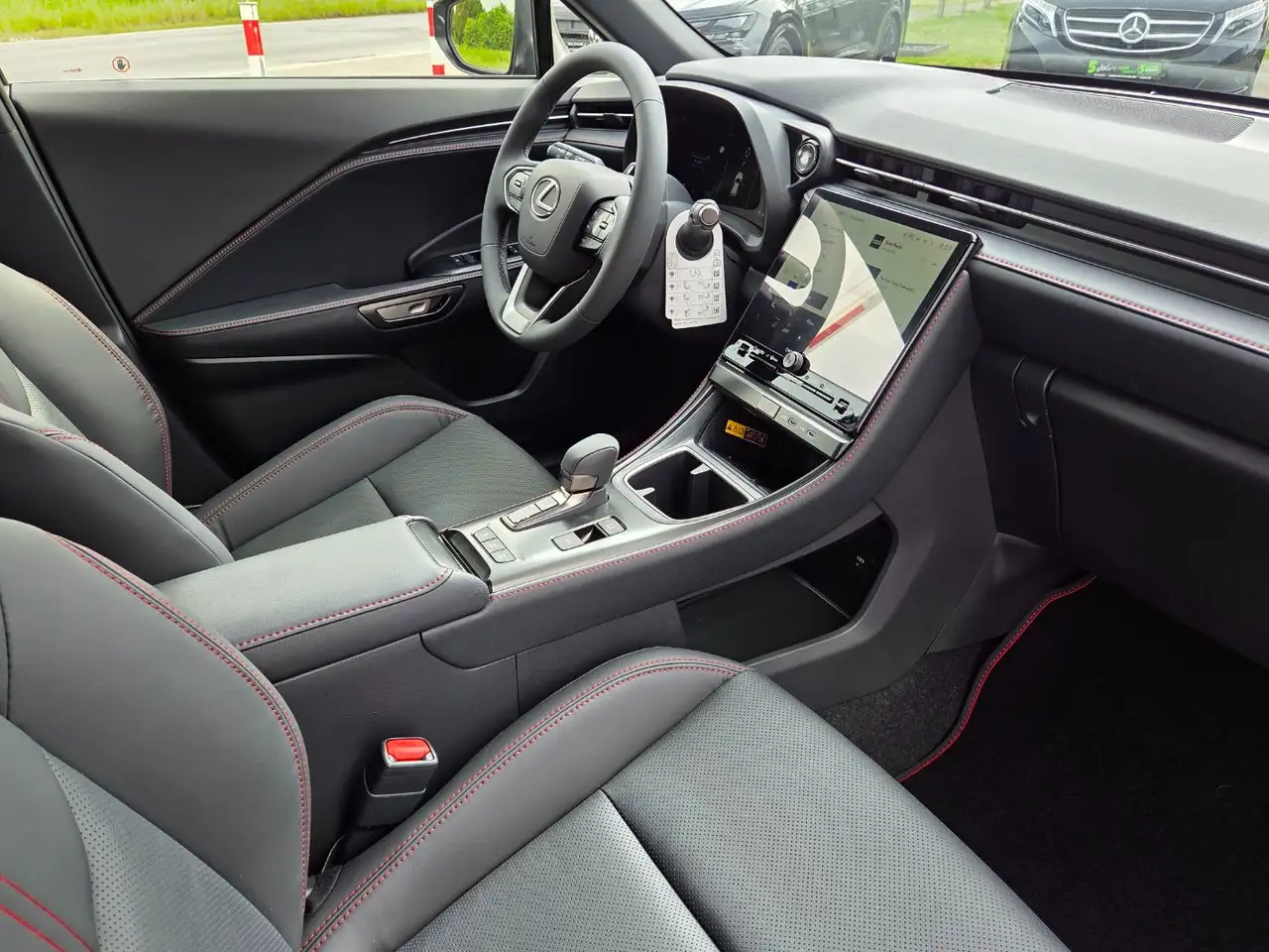 Lexus LBX 10