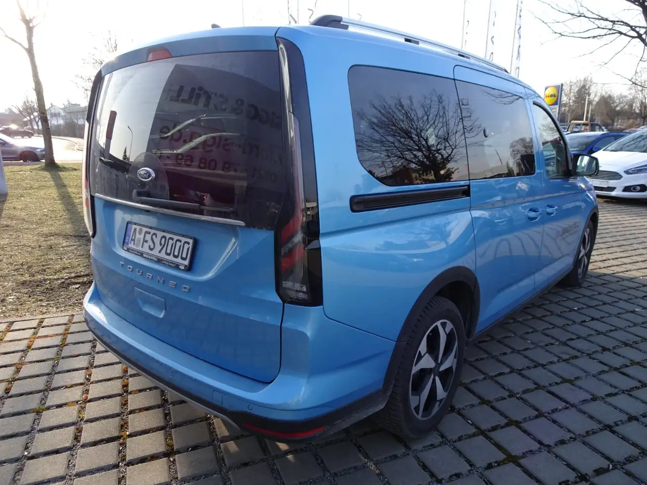 Ford Grand 6
