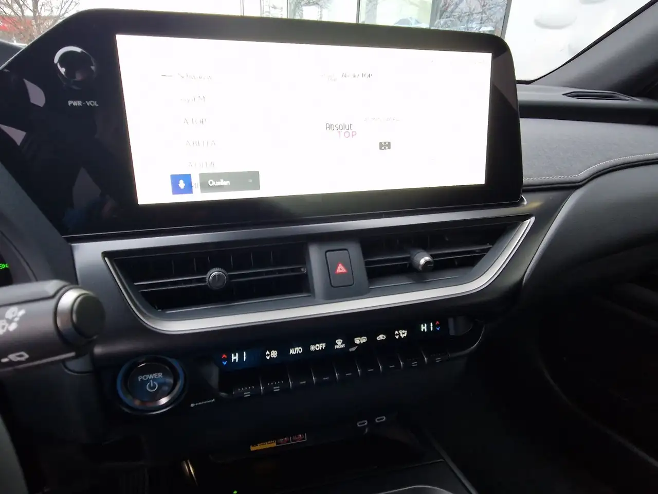 Lexus UX 10