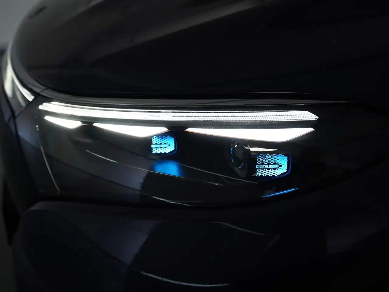 Mercedes-Benz EQS 7