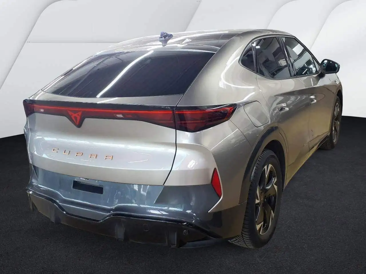 Cupra Tavascan 82 3