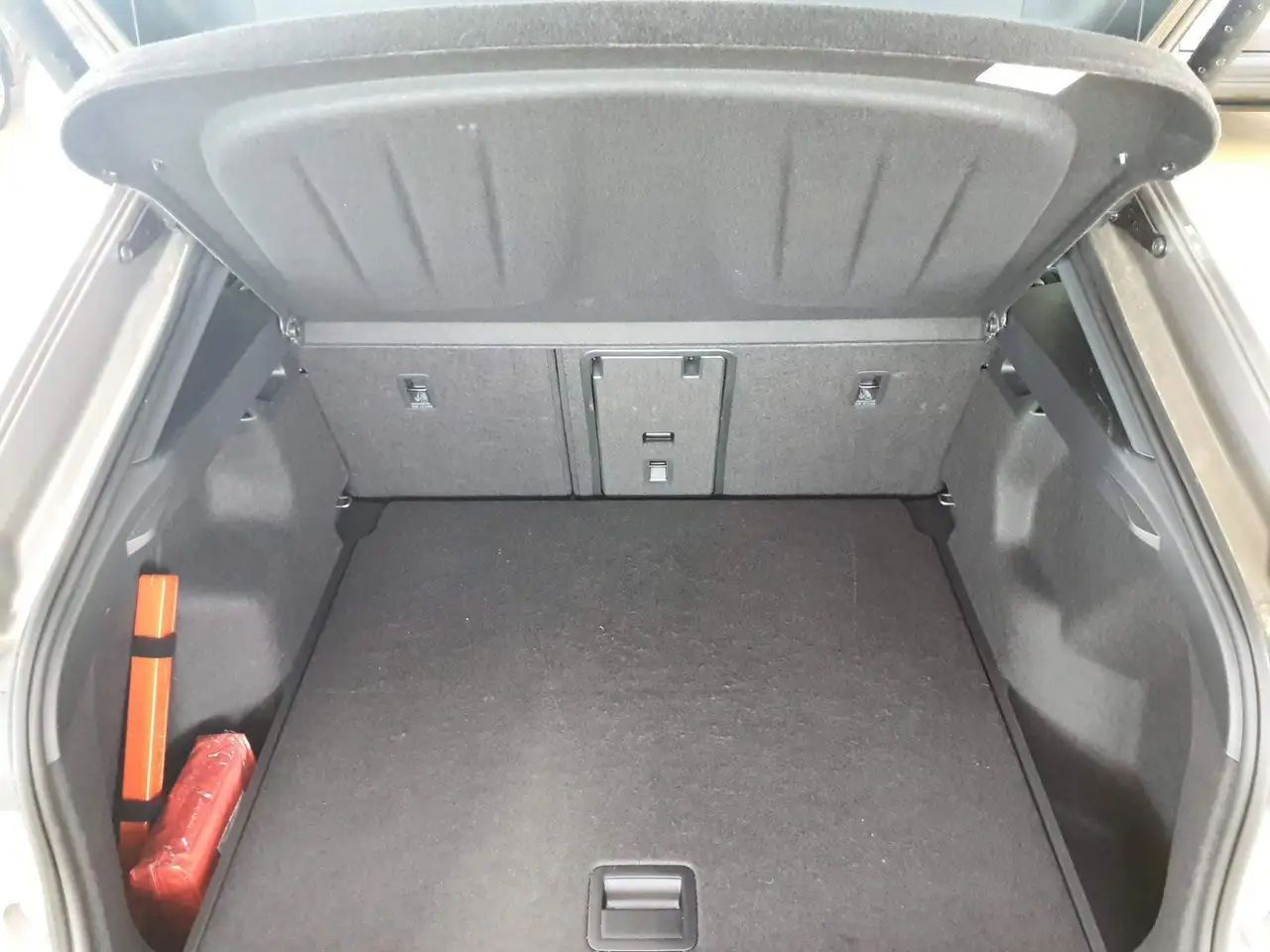 Cupra Tavascan 82 8