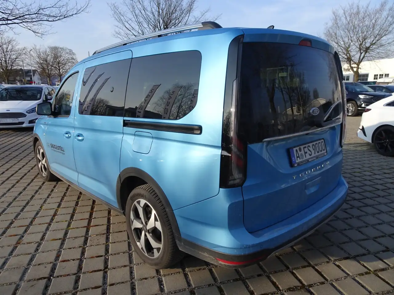 Ford Grand 8