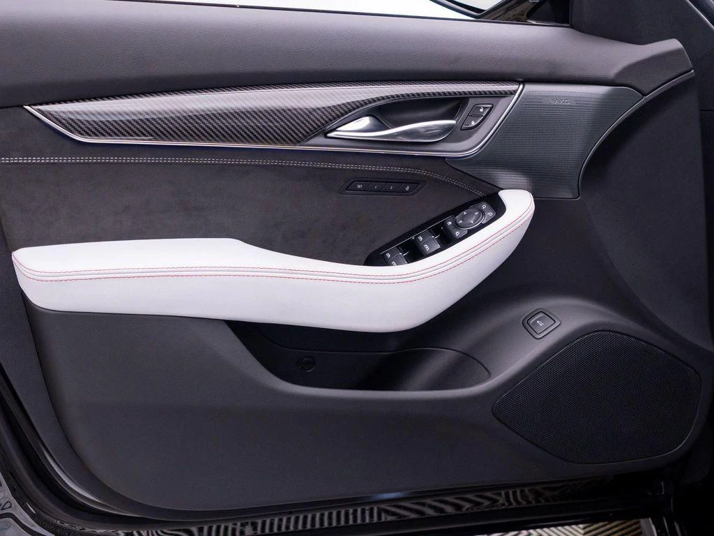 Cadillac CT5-V 12
