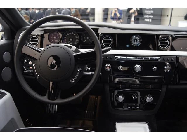 Rolls-Royce PHANTOM
