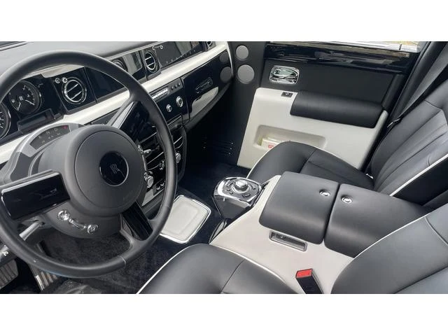 Rolls-Royce PHANTOM 6