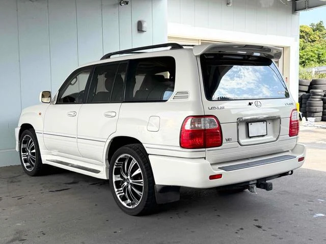AMERICA LEXUS LX470 16