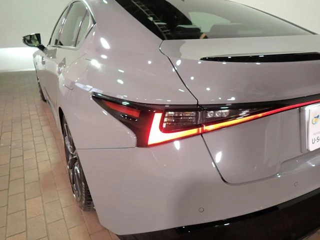 Lexus IS 30