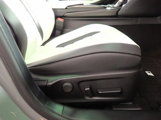 Lexus IS 11